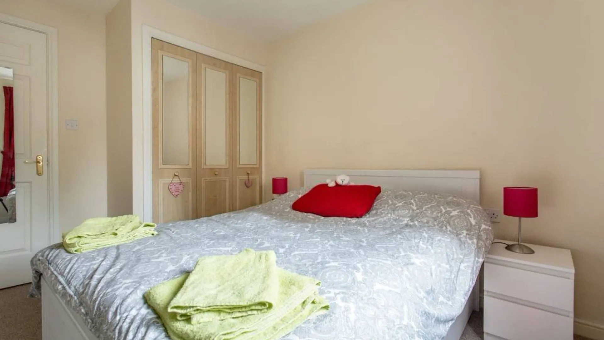 2 Bedroom Apartment Near City Centre Edimburgo