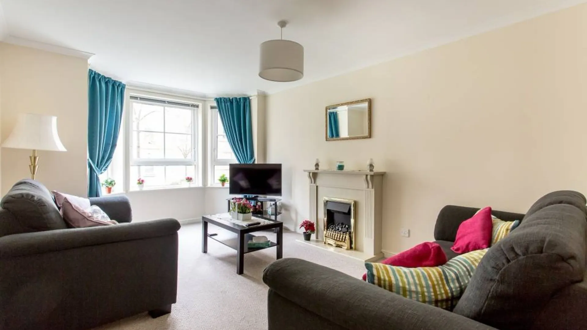 2 Bedroom Apartment Near City Centre Edimburgo 0*,  Regno Unito