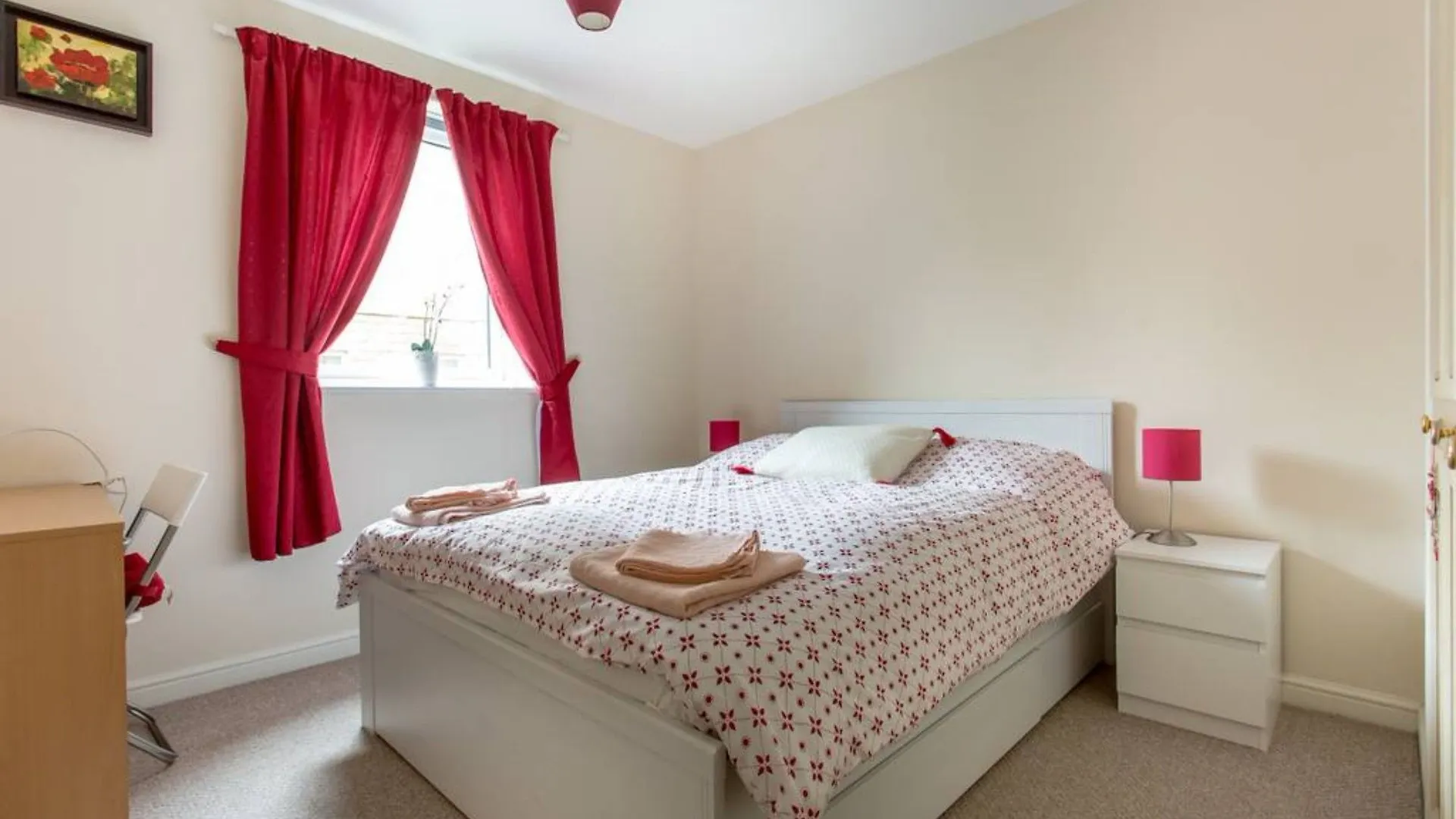 2 Bedroom Apartment Near City Centre Edimburgo