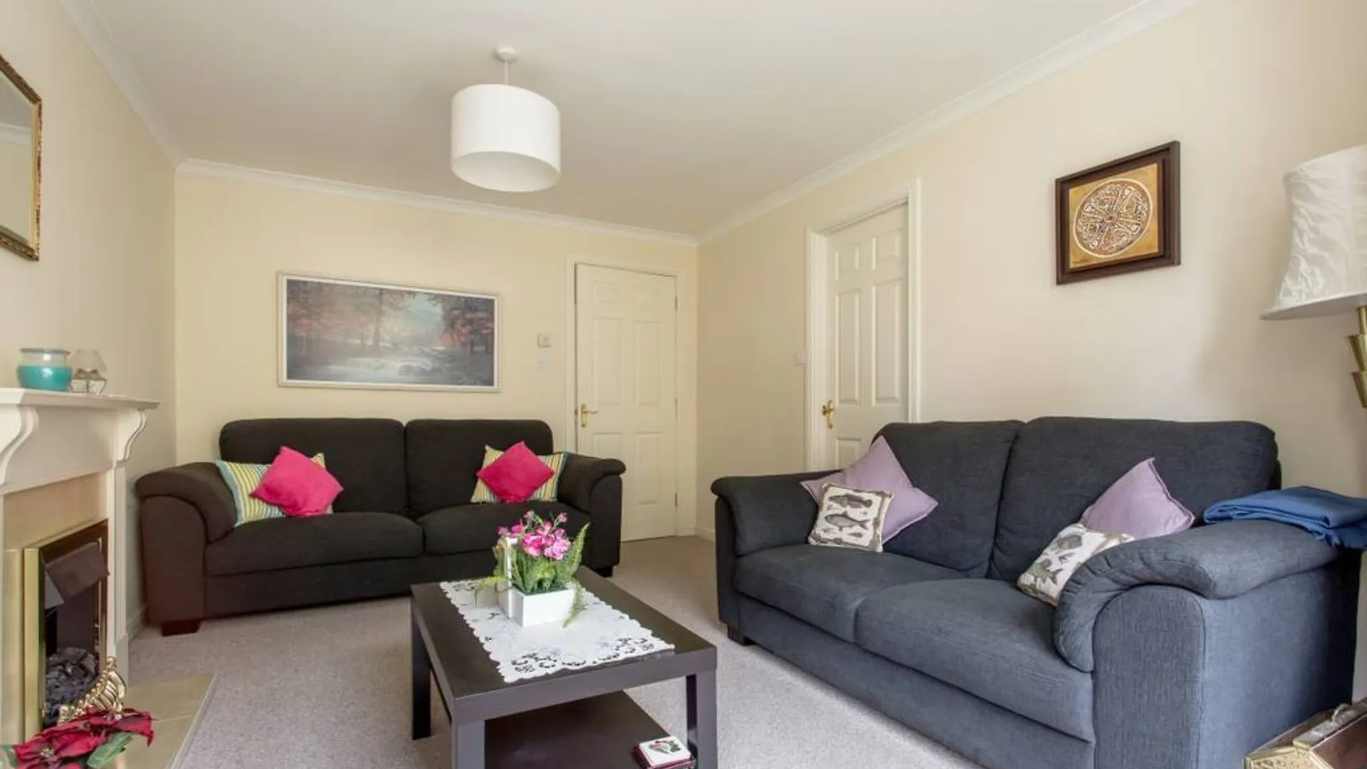 2 Bedroom Apartment Near City Centre Edimburgo